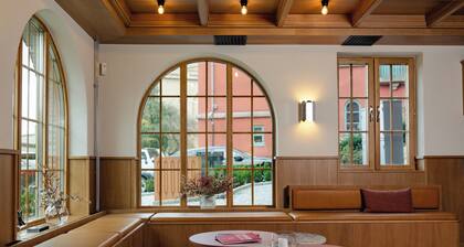 Live and Stay - Ekmanska