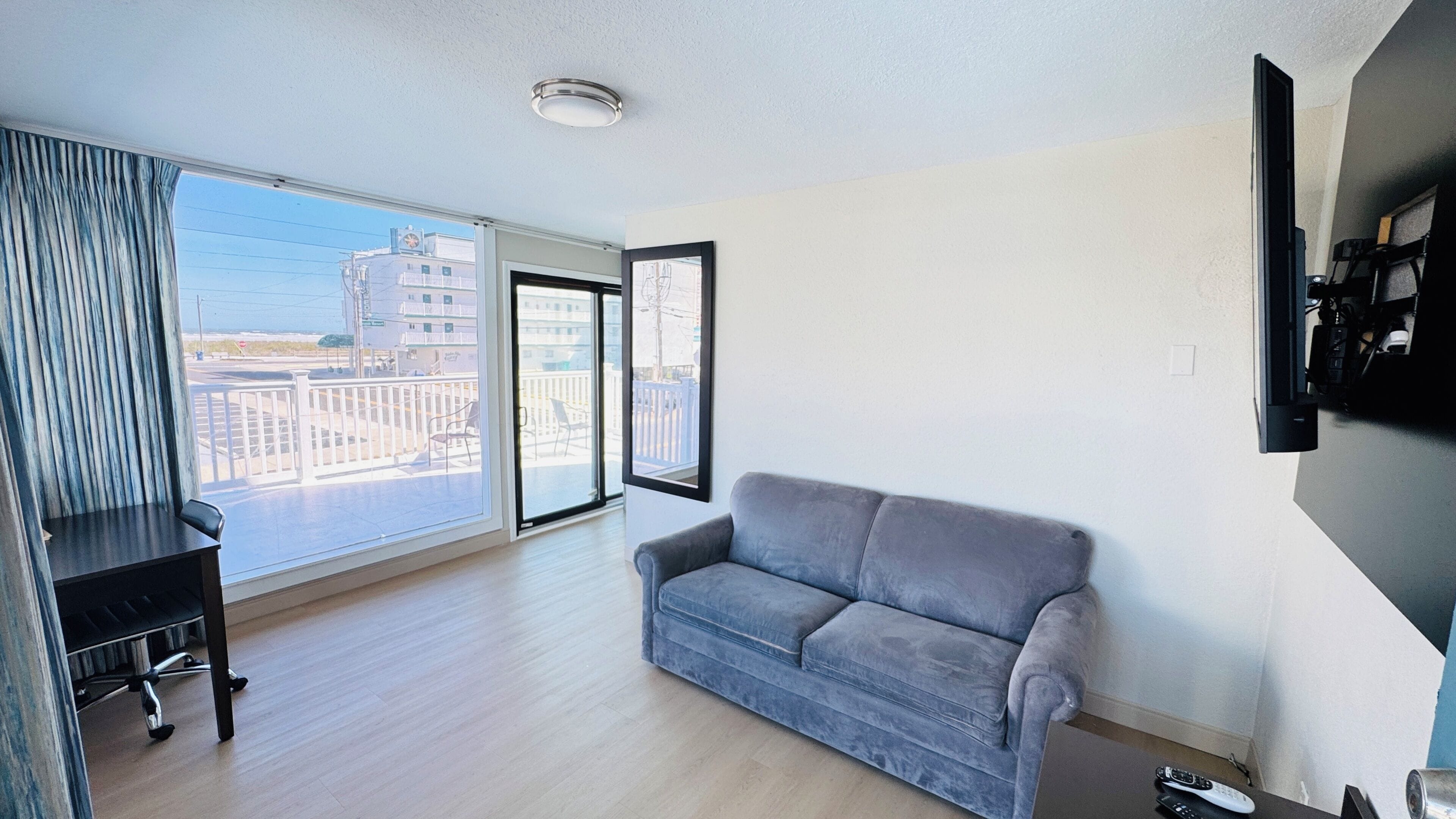 Deluxe Room, 1 Queen Bed with Sofa bed, Sea View | Free WiFi, bed sheets