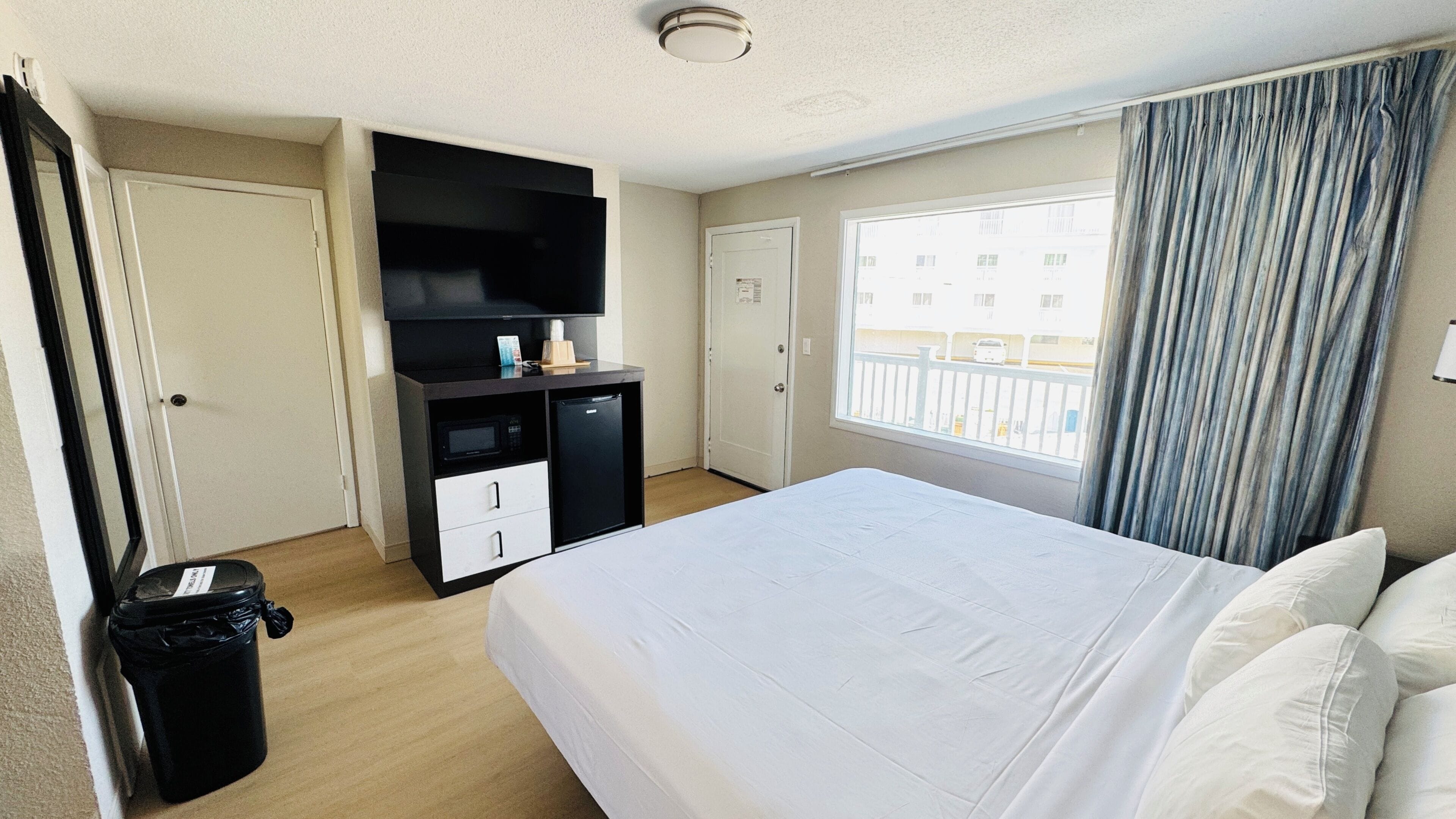 Standard Double Room, Multiple Beds, Non Smoking | Free WiFi, bed sheets