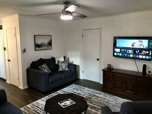 Smart TV, fireplace