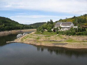 Exterior - Garabit Hôtel (Anglards-de-Saint-Flour)