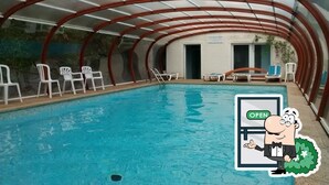 Innendørsbasseng og utendørsbasseng