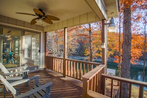 Terrace/patio - Lakefront Norris Lake house. Dock, Minimal Stairs. Close to I-75, Jacksboro, TN (Jacksboro)