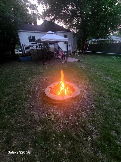 Hop, Skip, & a Jump Away! MOA, Lake Nokomis, Fun & More! Close to Everything!