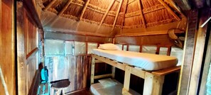 Traditional Cabin | Hypo-allergenic bedding, free WiFi - LULÚ La Bruja Yoga Lodge (Bacalar)