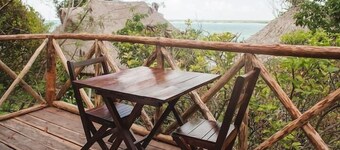 LULÚ La Bruja Yoga Lodge