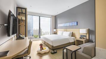 1 King Bed Dog | Hypo-allergenic bedding, down comforters, in-room safe, desk