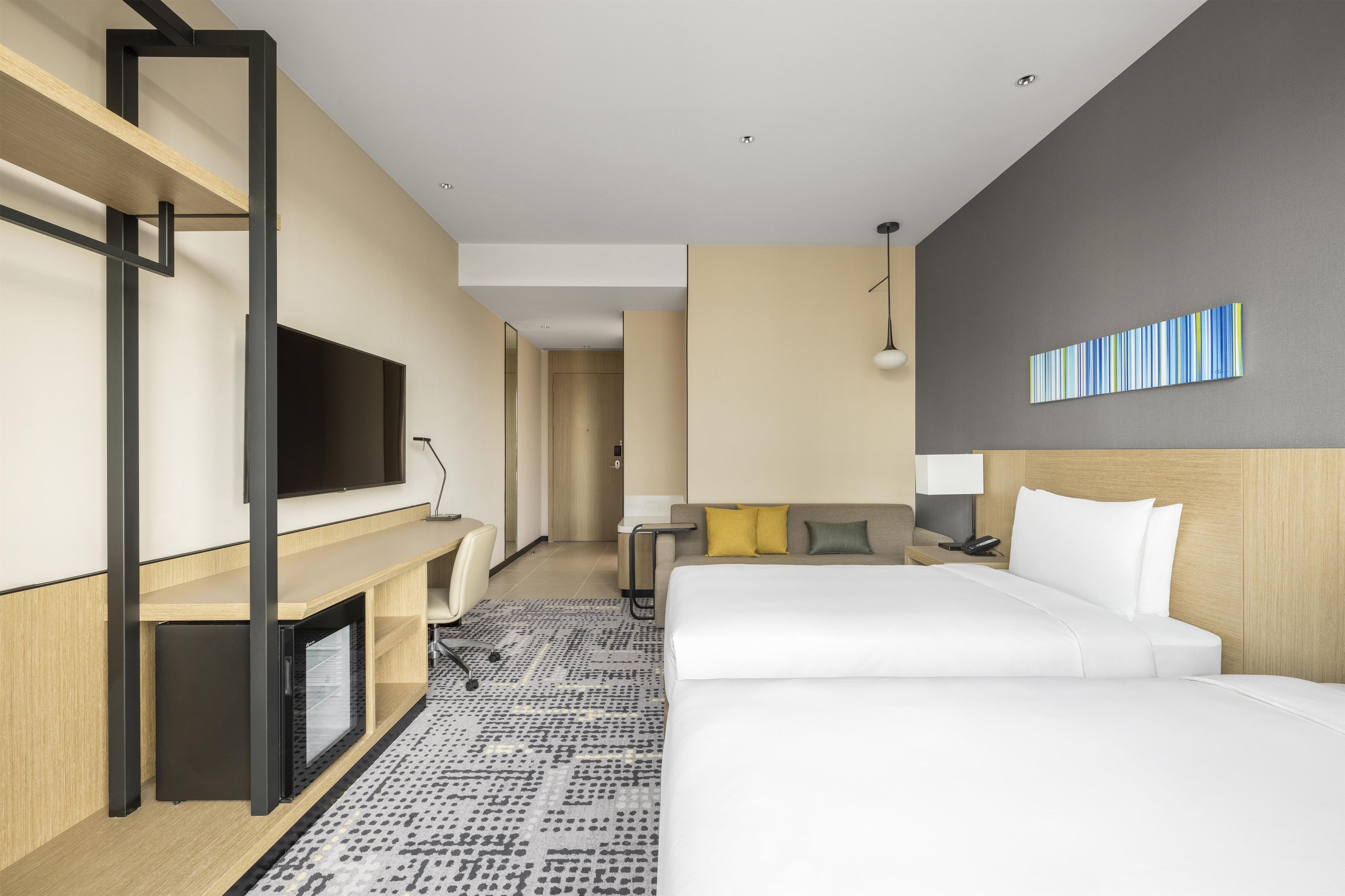 Standard Room, 2 Twin Beds | Hypo-allergenic bedding available, down comforters, in-room safe, desk