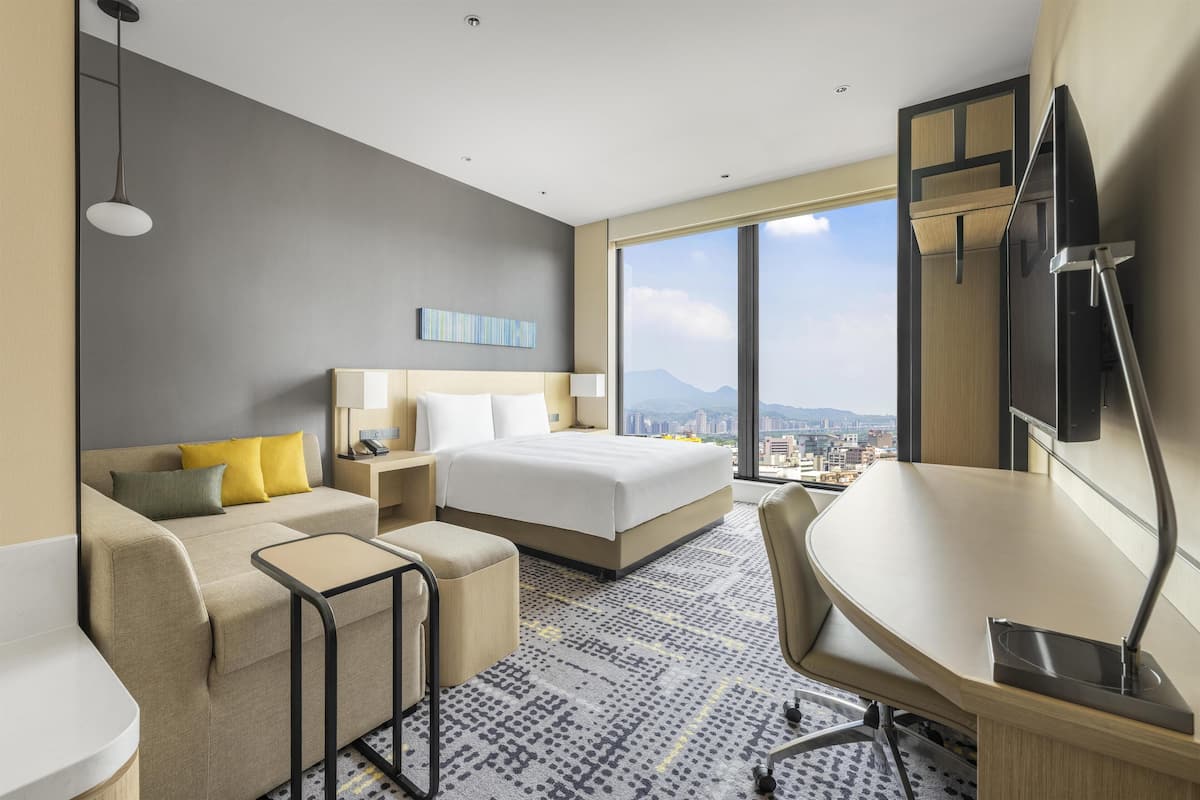 Standard Room, 1 King bed + 1 Sofa Bed | Hypo-allergenic bedding, down duvets, in-room safe, desk