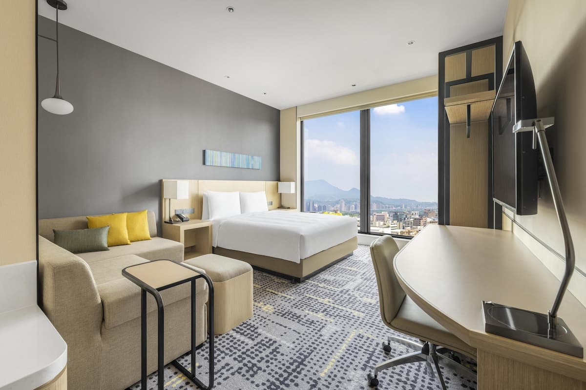 Standard Room, Multiple Beds | 1 bedroom, hypo-allergenic bedding, down comforters, in-room safe