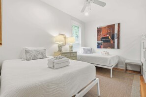 3 dormitorios, tabla de planchar con plancha, wifi gratis y ropa de cama