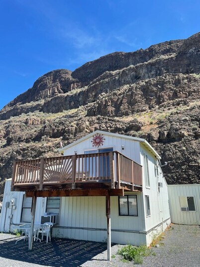 *Sunland Estates* Cozy quiet home