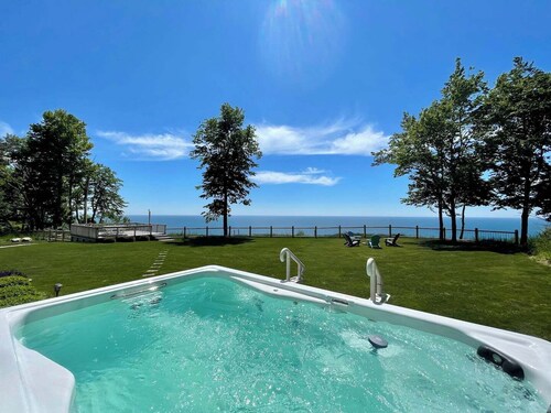 12 Person Hot Tub Overlooking Lake Michigan