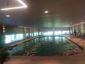 Piscine couverte, piscine extérieure