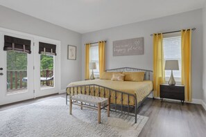 5 bedrooms, desk, iron/ironing board, travel crib