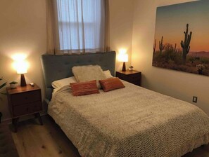 1 slaapkamer, een strijkplank/strijkijzer, gratis wifi, beddengoed