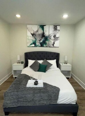 1 habitación, tabla de planchar con plancha, wifi y ropa de cama 