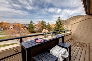 Property grounds - Luxery Mountain Townhome, Year-Round Recreation + Private Sauna! (Park City)