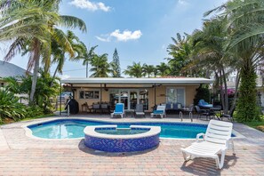 室外泳池、暖水池