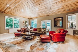 TV, fireplace, offices