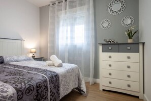 5 chambres, fer et planche à repasser, Wi-Fi gratuit, draps fournis