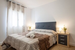 5 bedrooms, iron/ironing board, free WiFi, bed sheets