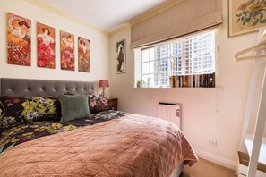 3 bedrooms, in-room safe, desk, iron/ironing board