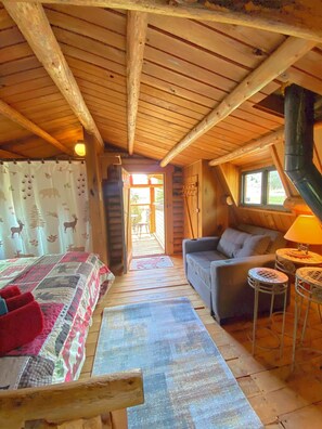1 bedroom, free WiFi, bed sheets - Log Cabin with Hot Tub Overlooking Rock Creek and Beartooth Mountains (Red Lodge)