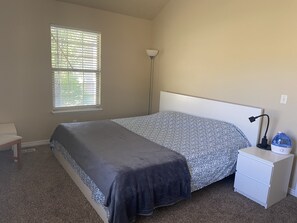 4 habitaciones, escritorio, tabla de planchar con plancha y wifi gratis