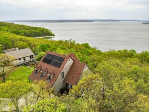 Exterior - Stunning Skiatook Lake Three Story Getaway (Sperry)