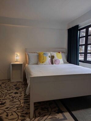 4 Schlafzimmer, Schreibtisch, Bügeleisen/Bügelbrett, Reisekinderbett