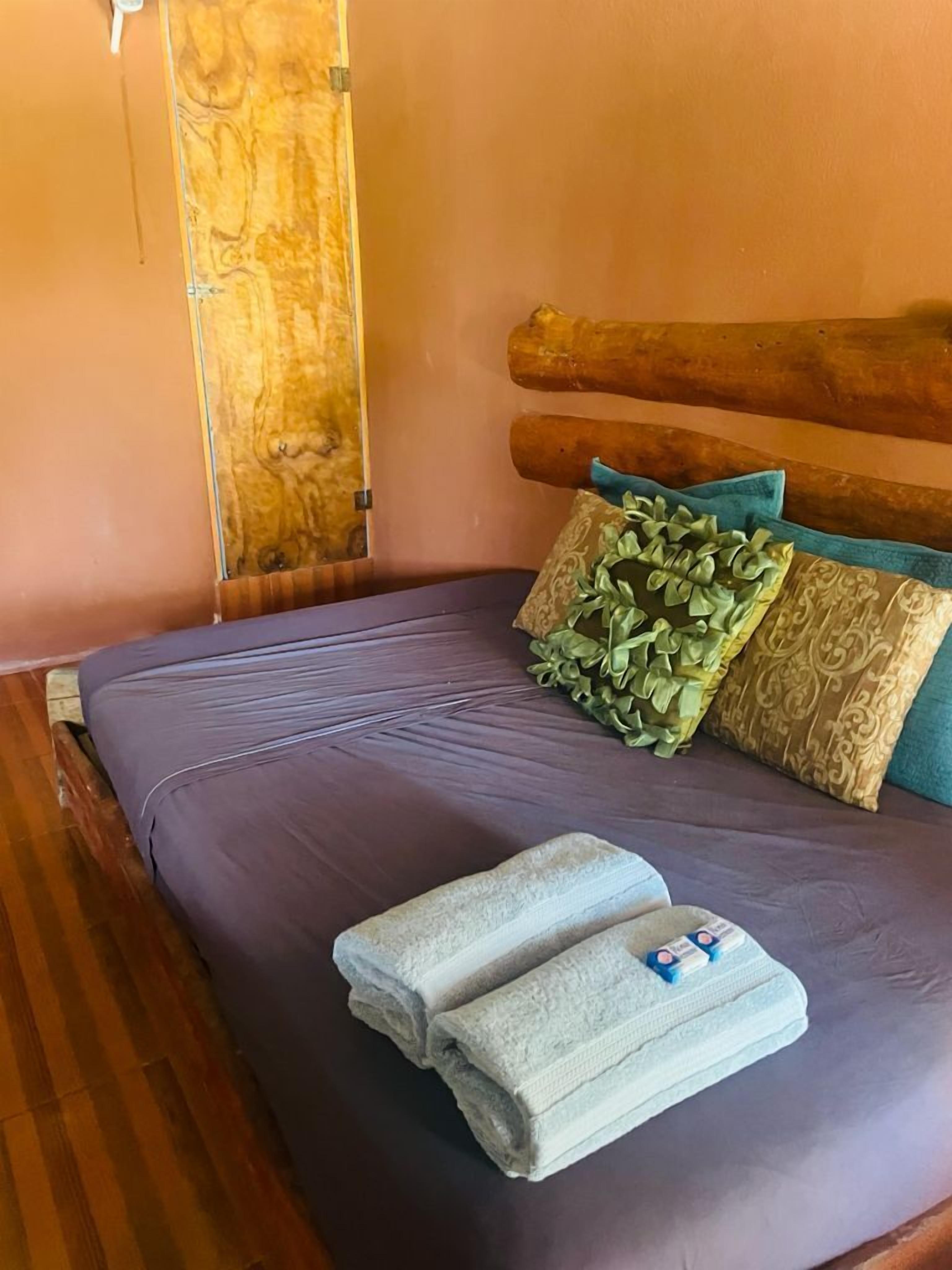Classic Cabin, 1 Bedroom | Bed sheets