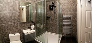 Apartment | Bathroom | Shower, hair dryer, towels