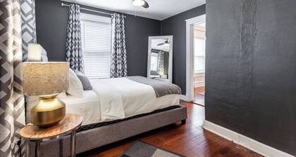 1-Bedroom Near the Plaza & Scenic Park I 13