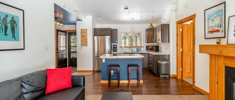 Televisión, chimenea