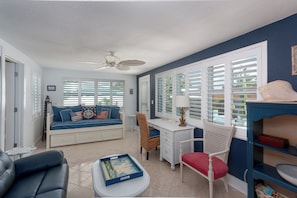 TV - Seahorse Cottage: Cozy 2BR beachfront retreat in North Clearwater Beach. (Clearwater Beach)