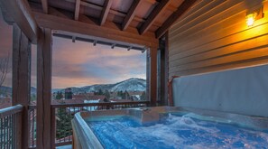 Tina de hidromasaje al aire libre