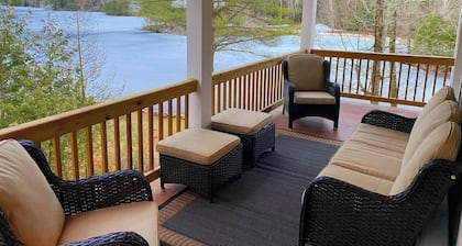 New! Beautiful Lakefront Home near Burlington, VT