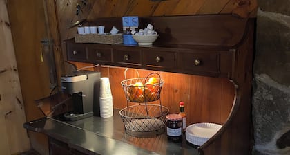7 Rooms in Historic Lodge with Bistro and Cocktails. Over 21 Property.