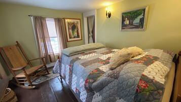 7 habitaciones, tabla de planchar con plancha, wifi y ropa de cama