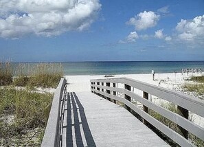 Beach nearby, sun loungers, beach towels