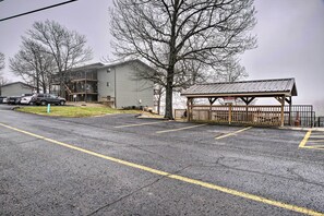 Exterior - 2 Mi to Silver Dollar! Updated Branson West Condo (Branson West)