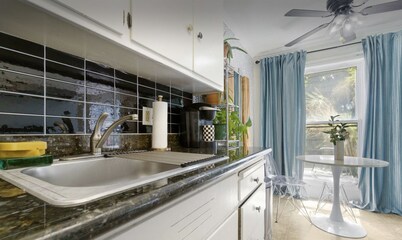Sunny Stylish, Cozy King Condo near Lake & Downtown