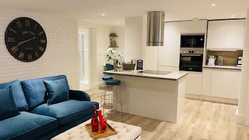 Smart TV, computer monitors