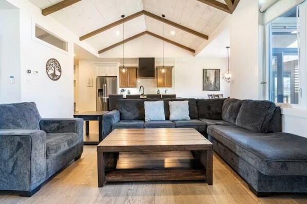 Smart TV, fireplace, table football, stereo