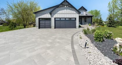 Beachside Escape | Hot Tub & Unwind by the Beach | Enjoy Grand Bend & Bayfield