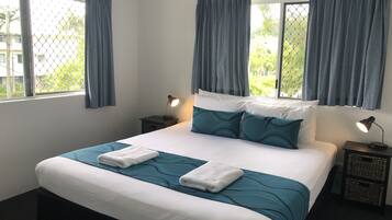 Iron/ironing board, free WiFi, bed sheets