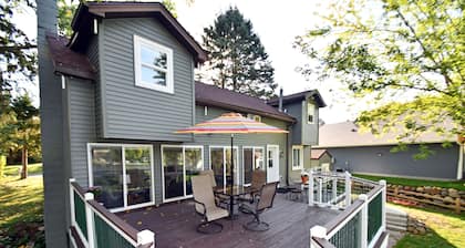 Kayaks - Firepit - Dock - Fishing & more!