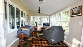 Télévision, cheminée