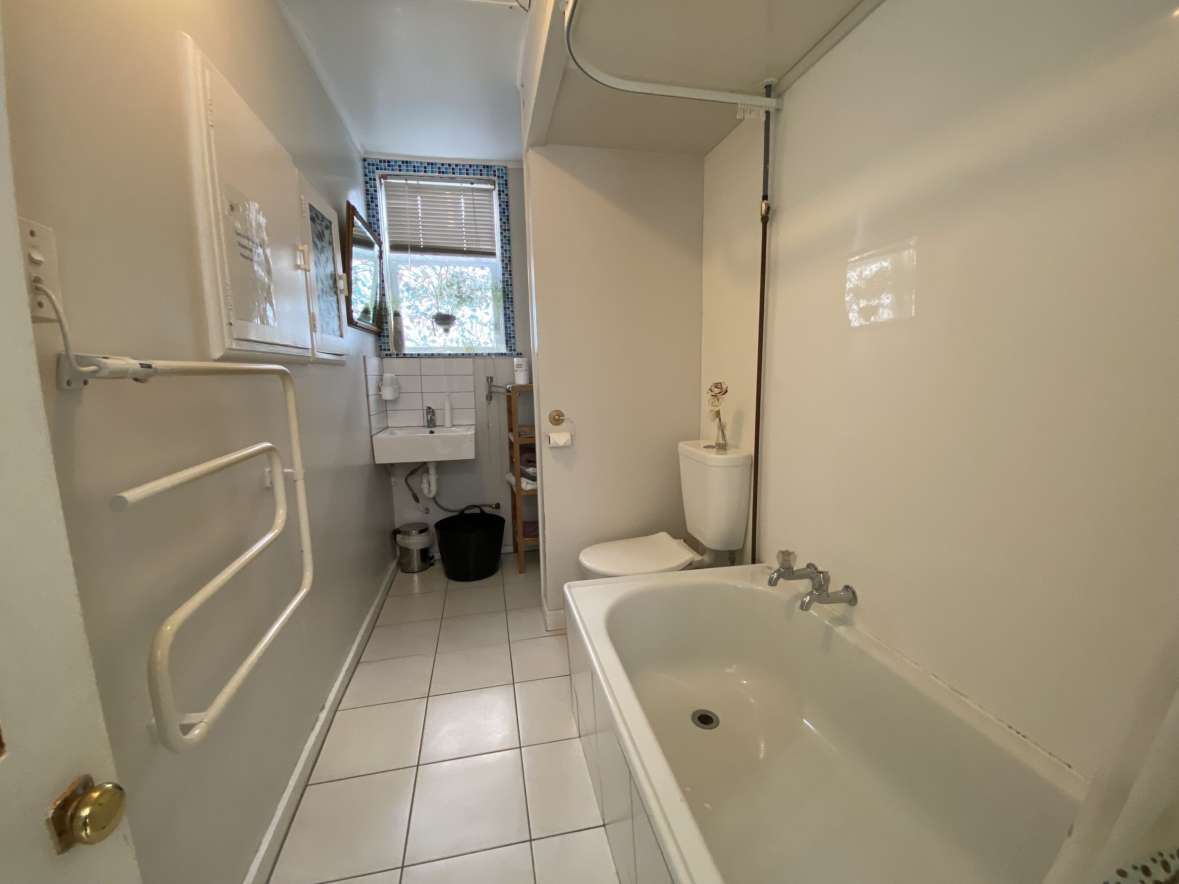 Combined shower/bathtub, hair dryer, towels, soap
